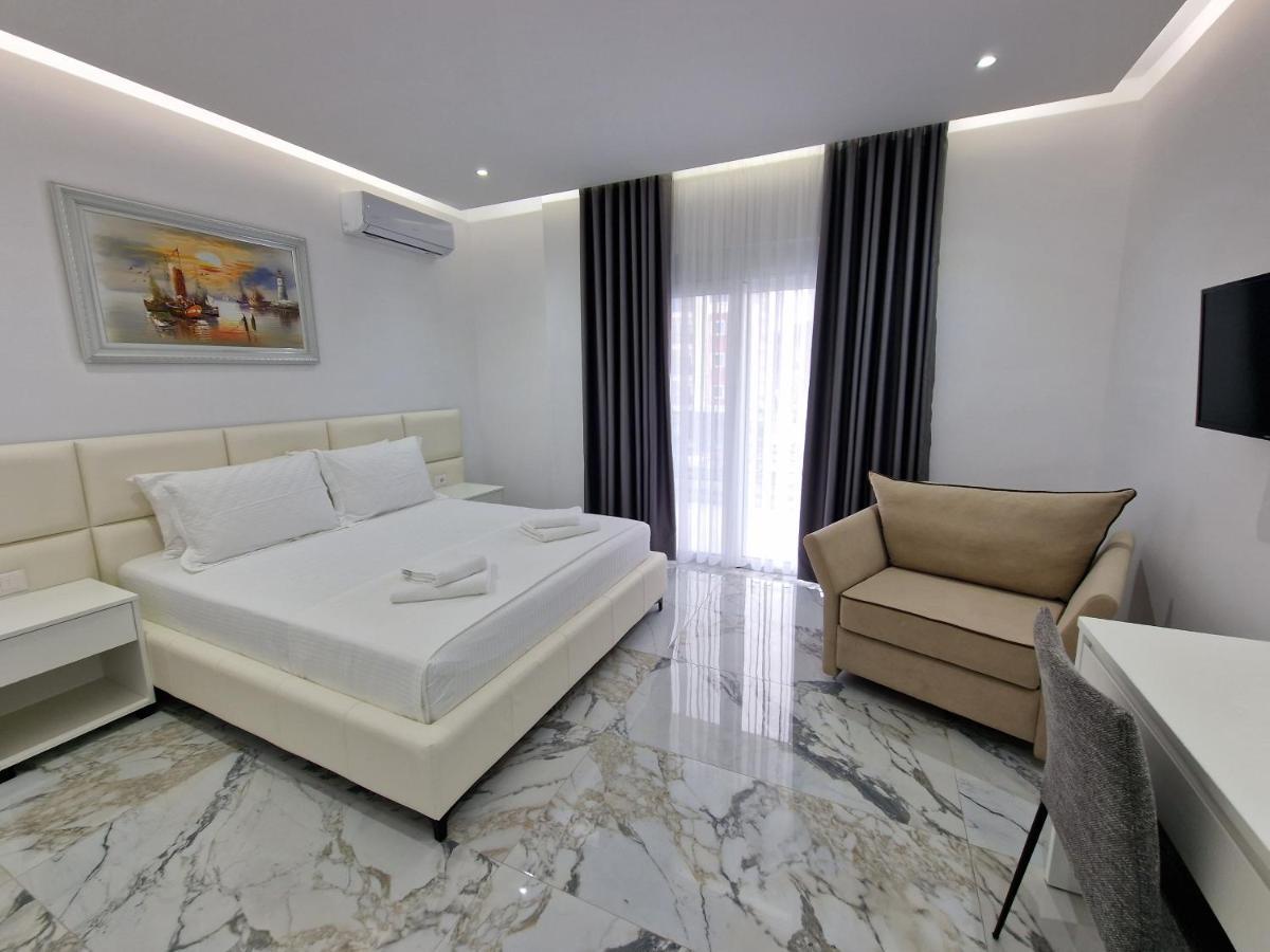 Apartments Margarita Ксамил Екстериор снимка