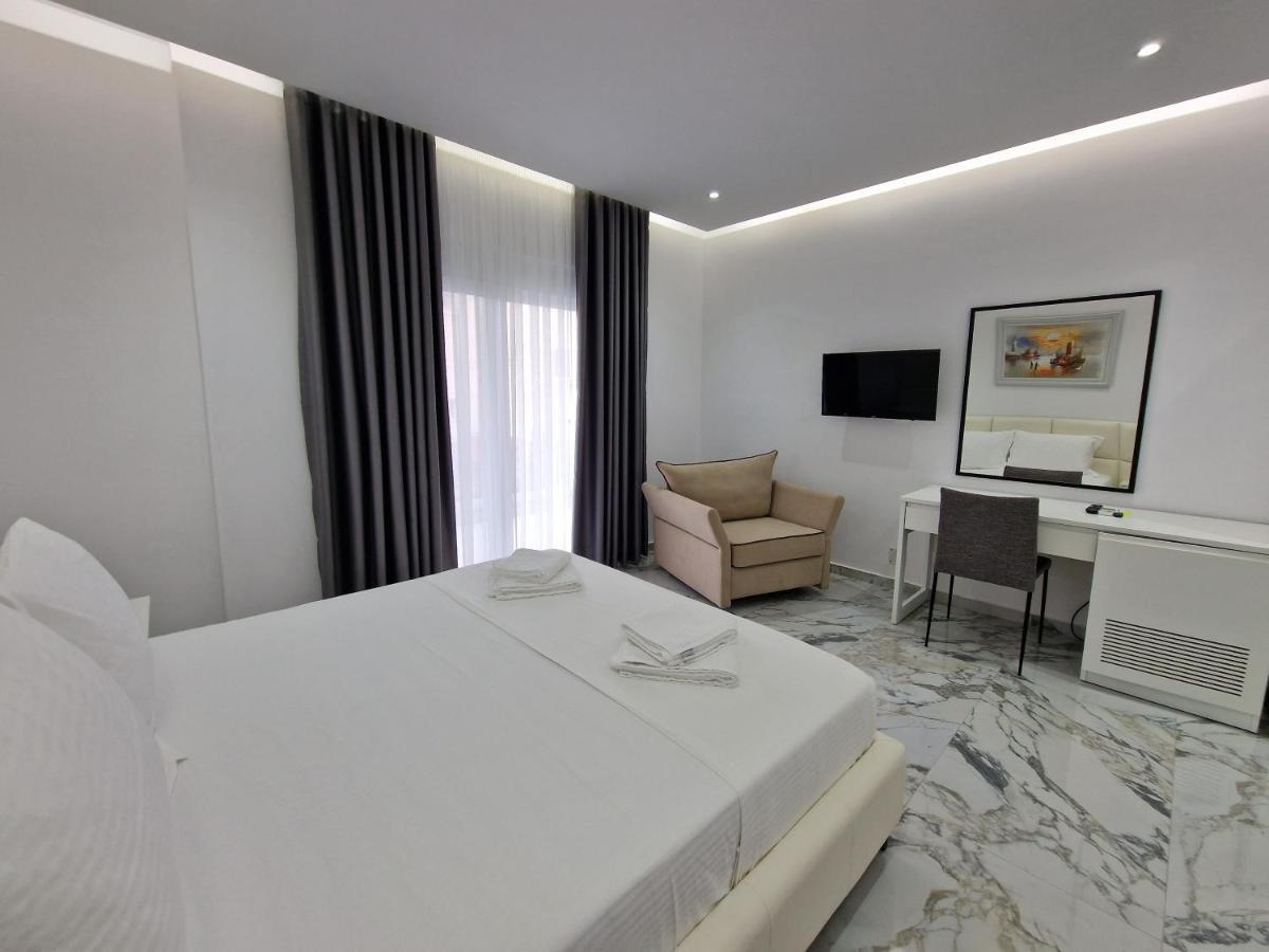 Apartments Margarita Ксамил Екстериор снимка
