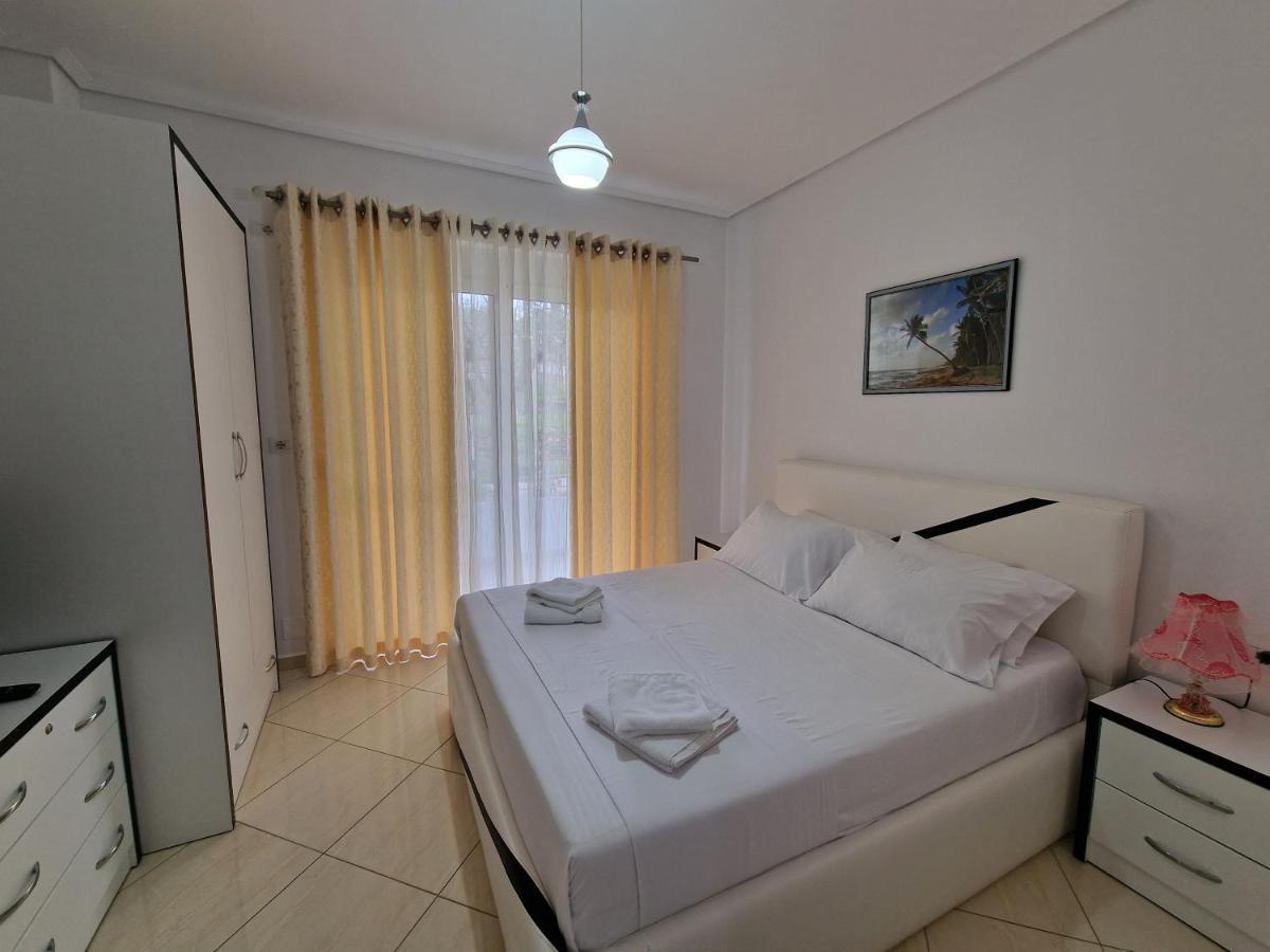 Apartments Margarita Ксамил Екстериор снимка