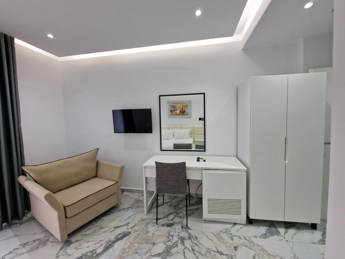 Apartments Margarita Ксамил Екстериор снимка