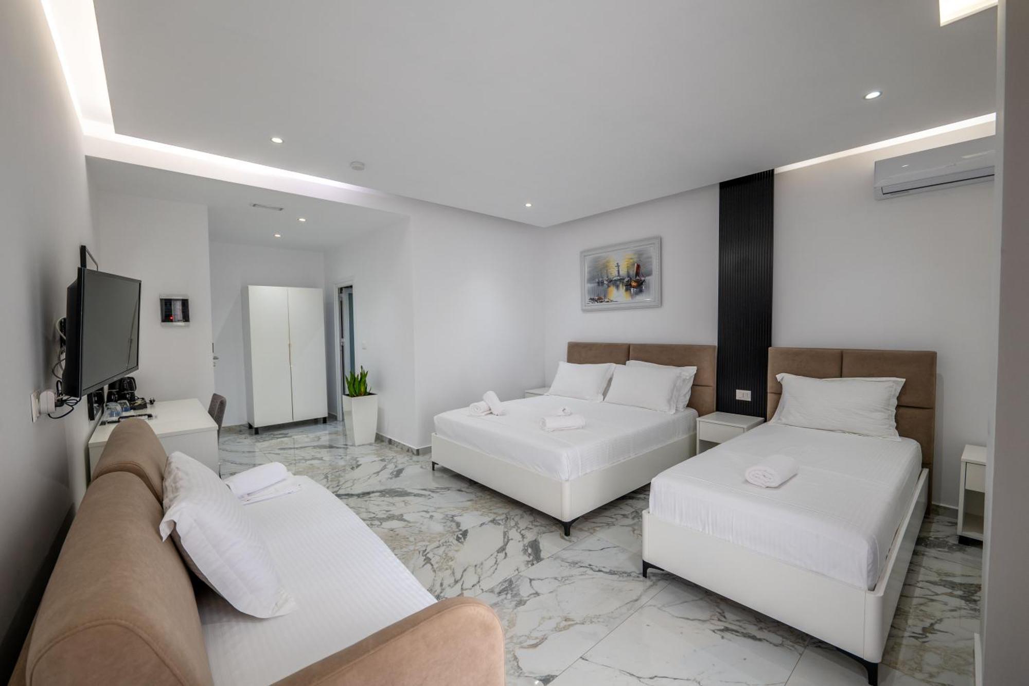 Apartments Margarita Ксамил Екстериор снимка