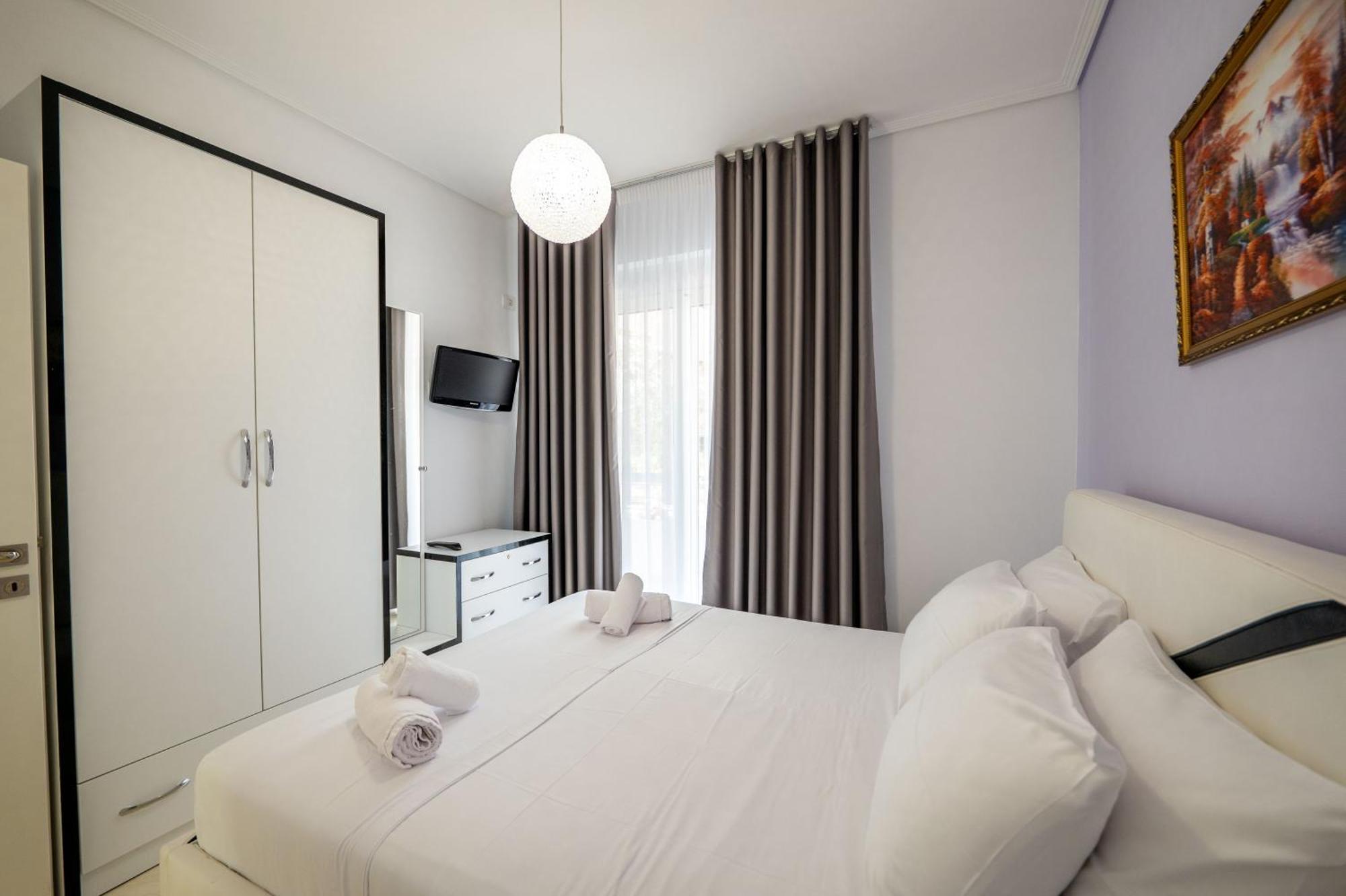 Apartments Margarita Ксамил Екстериор снимка