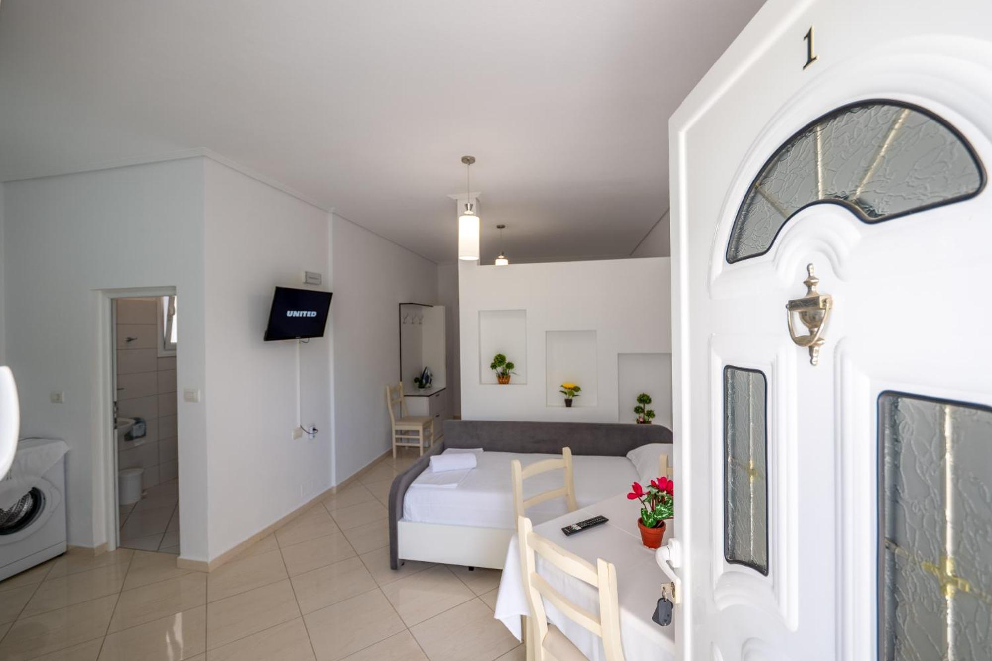 Apartments Margarita Ксамил Екстериор снимка