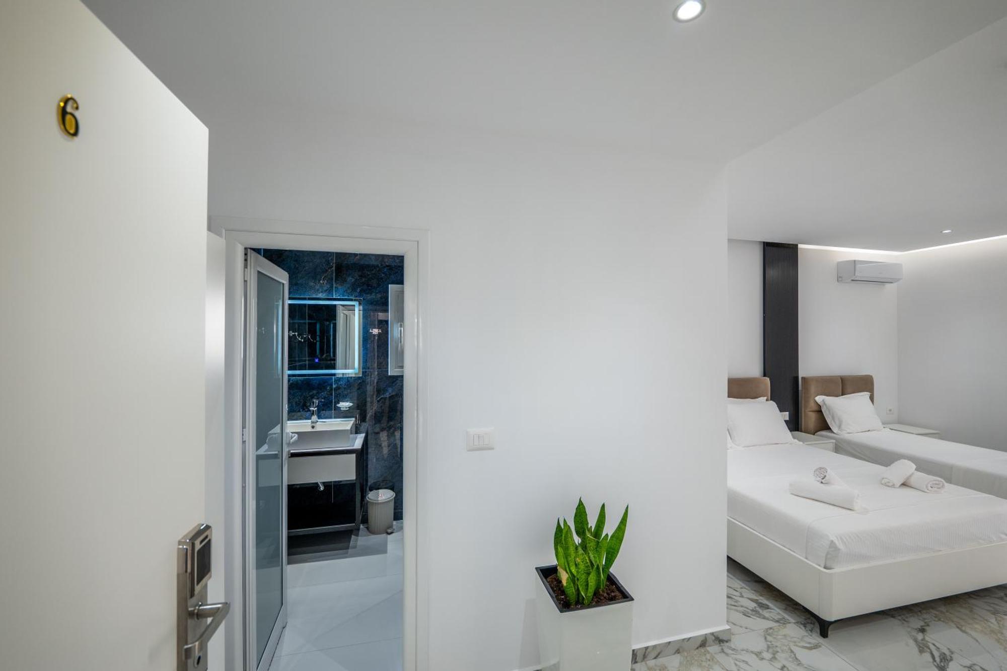 Apartments Margarita Ксамил Екстериор снимка