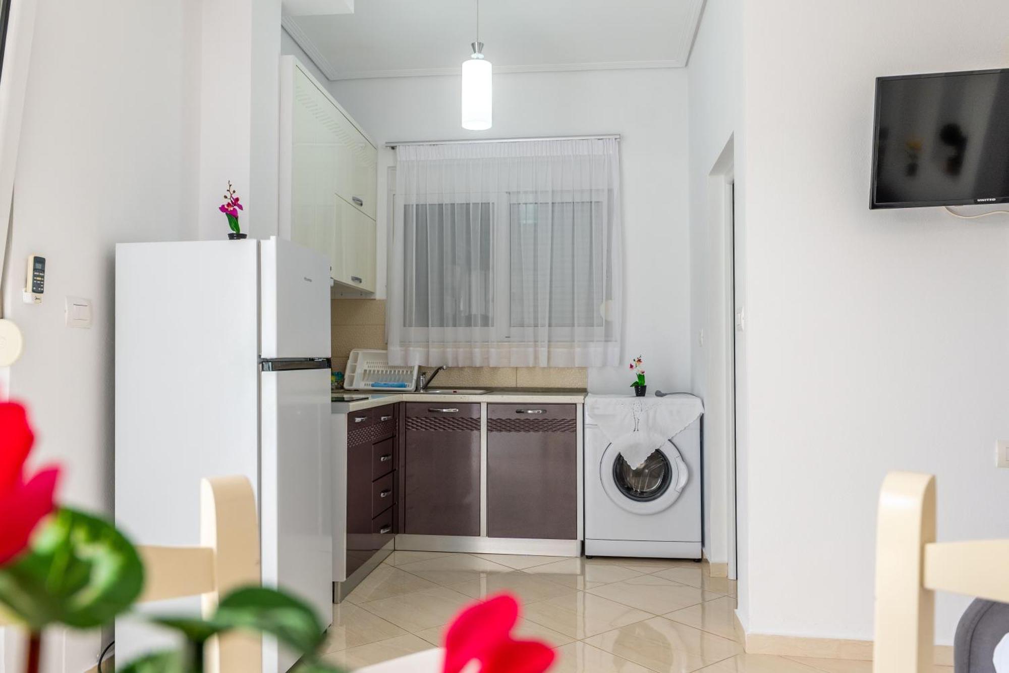 Apartments Margarita Ксамил Екстериор снимка