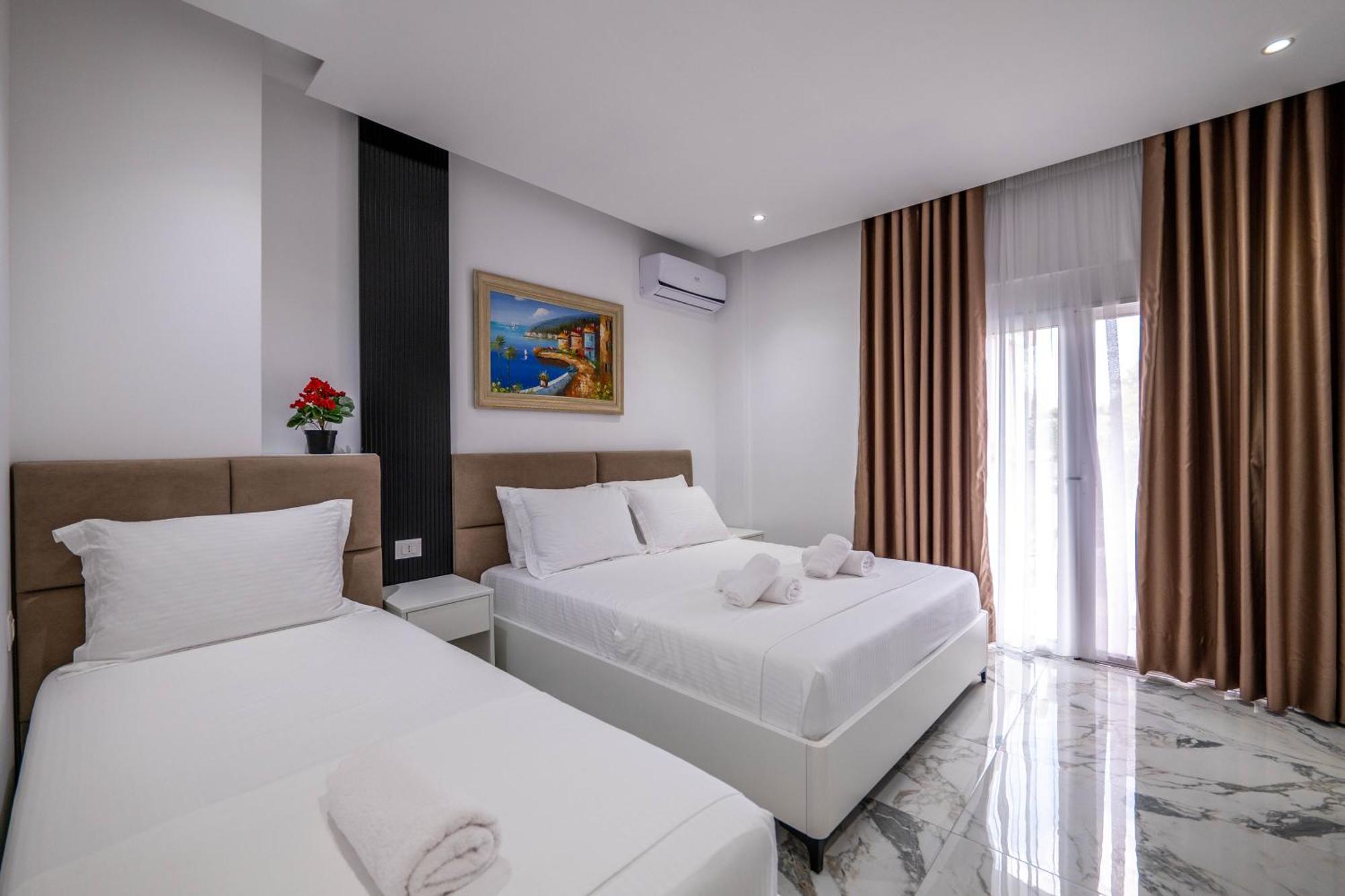 Apartments Margarita Ксамил Екстериор снимка