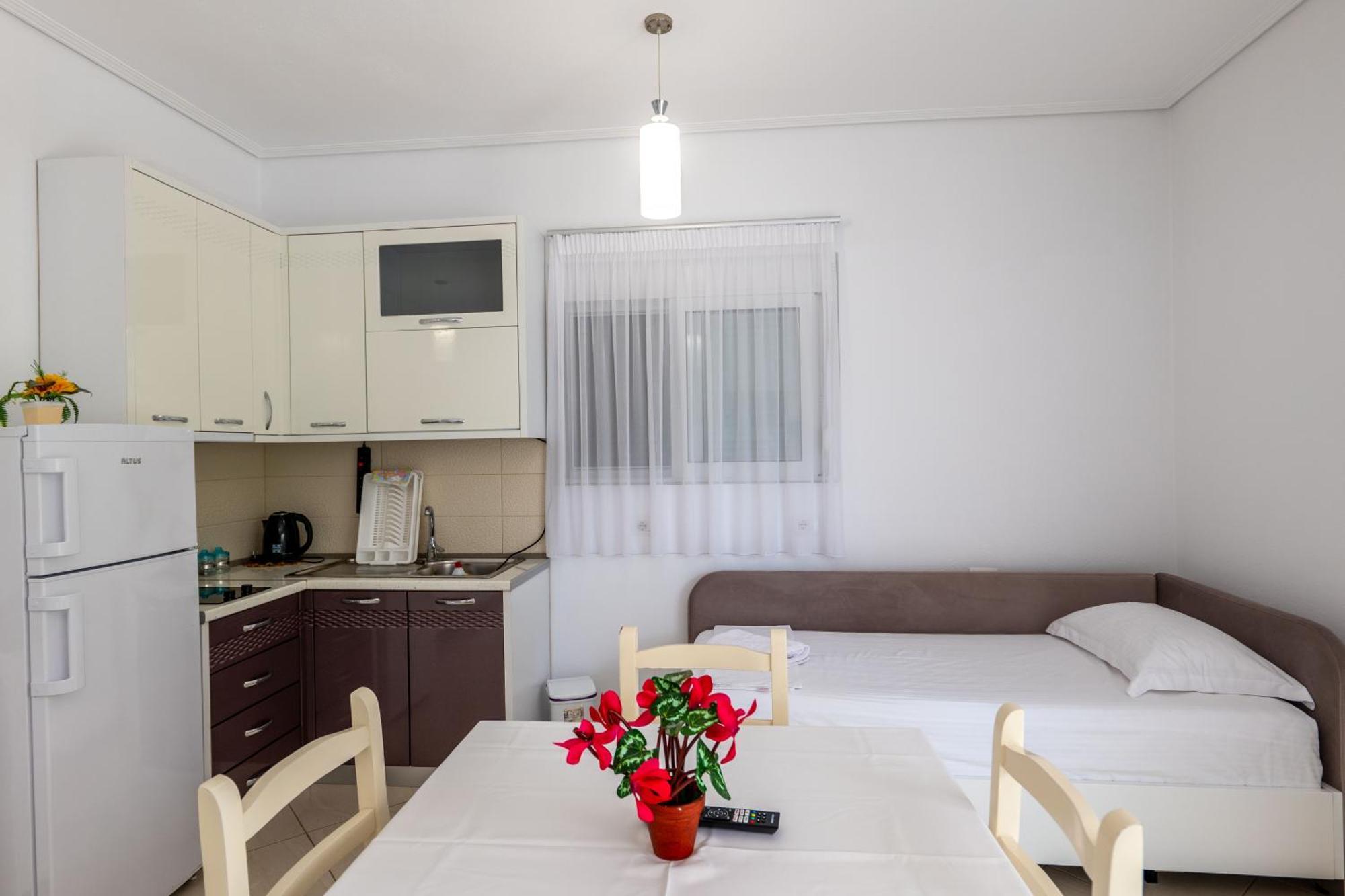Apartments Margarita Ксамил Екстериор снимка